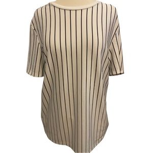 💛 SHEIN oversized white shirt stretchy rayon with black stripes Size S like new